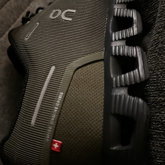 On Running Cloud 5 Waterproof Textile Women's Low-Top Sneakers Size 9.5 - Picture 6 of 7